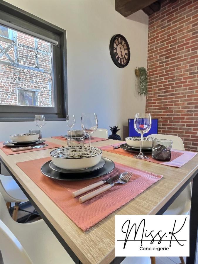 Apartament "La Fenetre Sur Le Marche" De Miss.K Conciergerie Châtillon-sur-Chalaronne Zewnętrze zdjęcie
