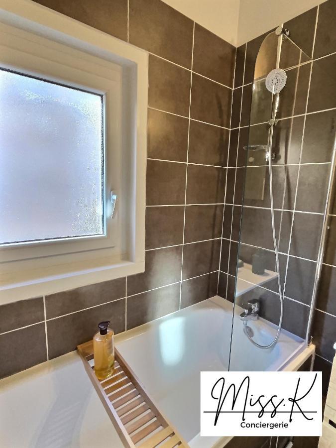 Apartament "La Fenetre Sur Le Marche" De Miss.K Conciergerie Châtillon-sur-Chalaronne Zewnętrze zdjęcie