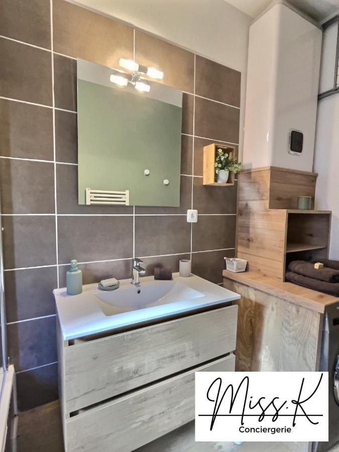 Apartament "La Fenetre Sur Le Marche" De Miss.K Conciergerie Châtillon-sur-Chalaronne Zewnętrze zdjęcie